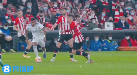 CBA强度这么大？贺希宁遭九阴白骨爪袭击，面部血痕累累，裁判视而不见＂